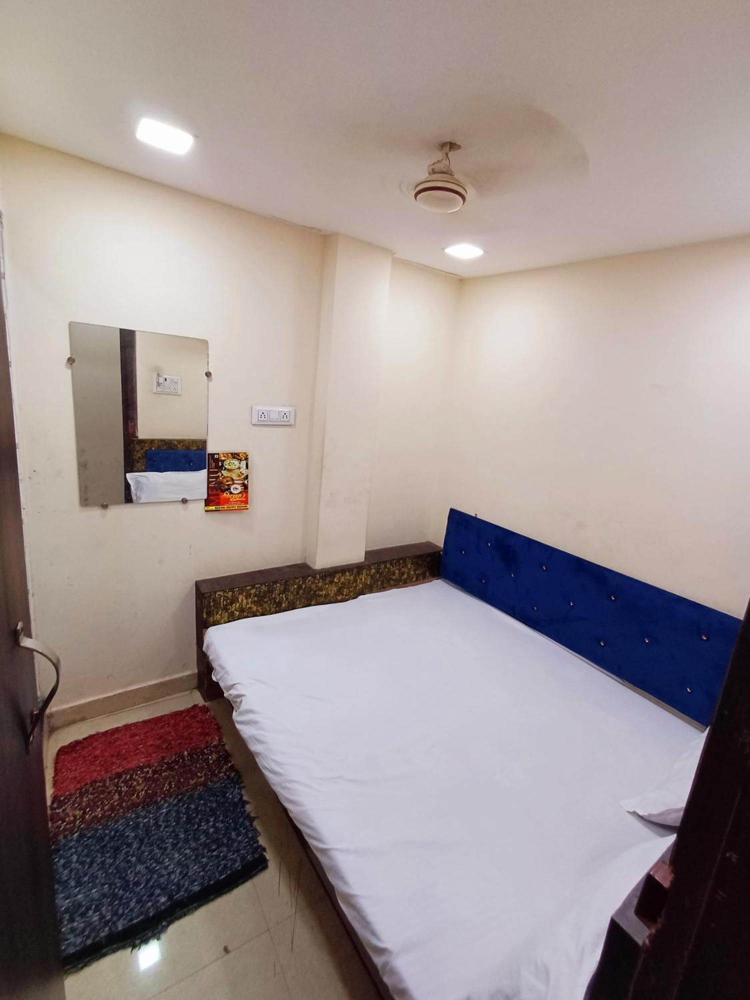 Hotel Blue Tower Inn Удджайн Экстерьер фото