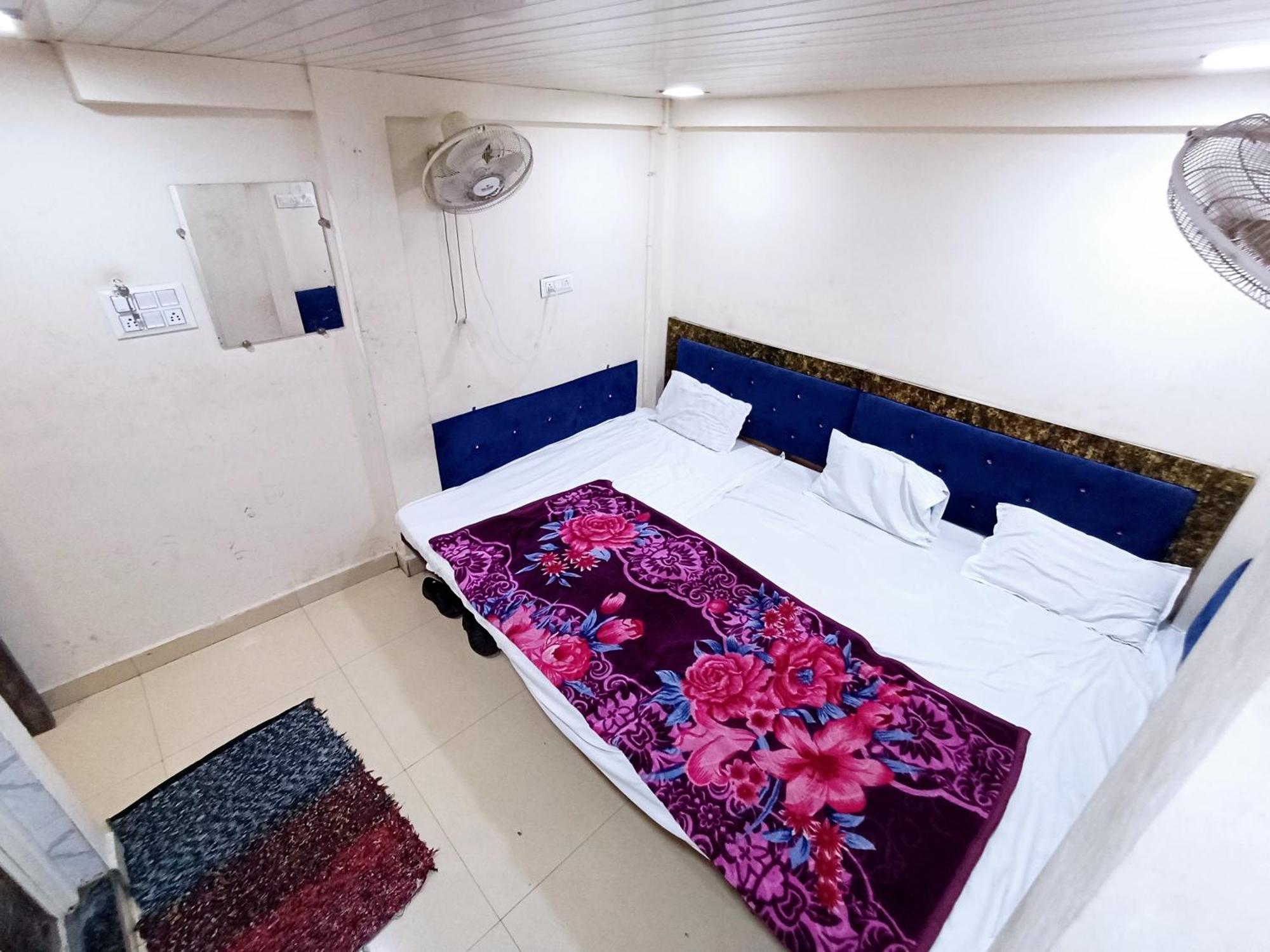 Hotel Blue Tower Inn Удджайн Экстерьер фото