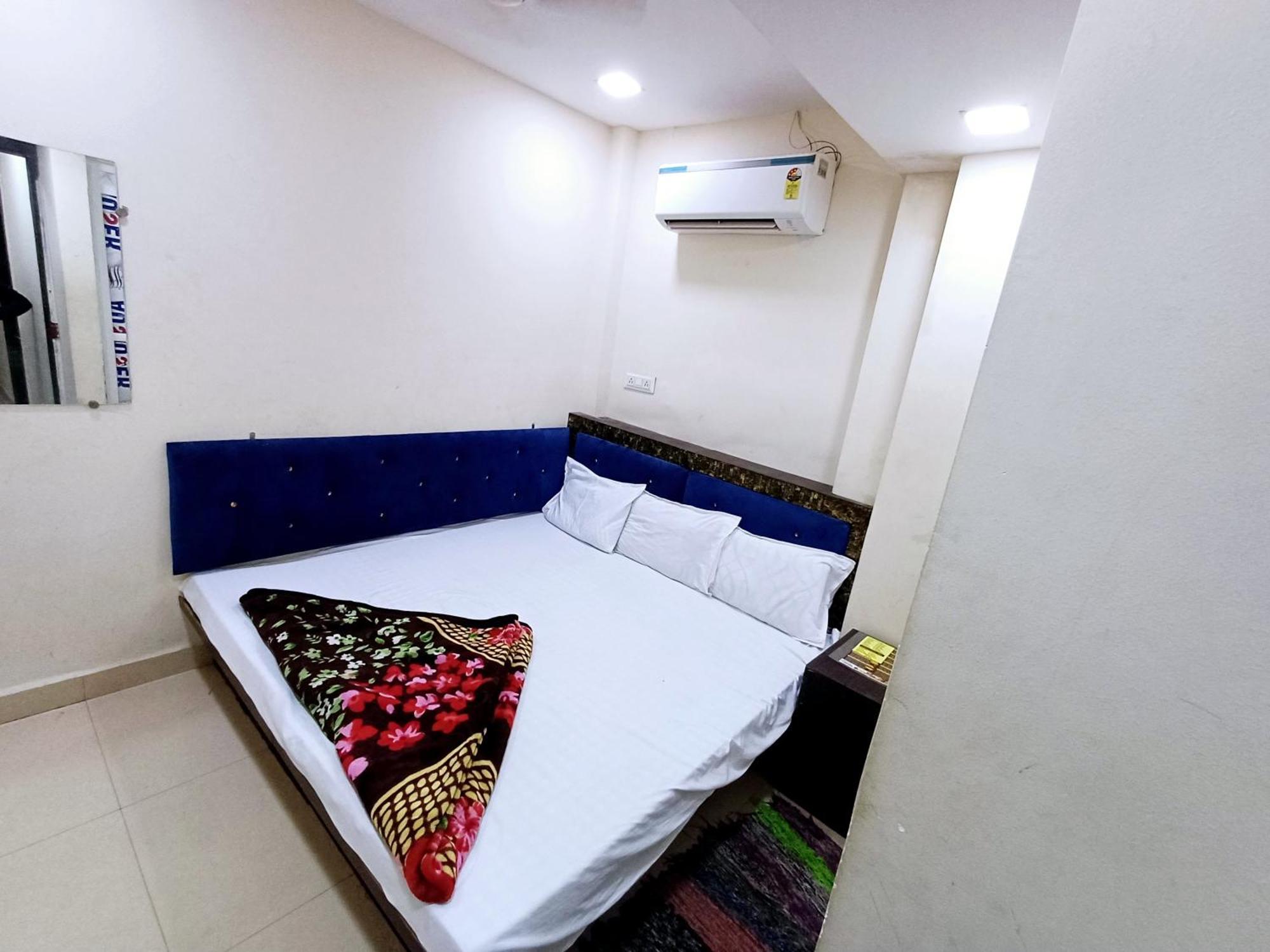 Hotel Blue Tower Inn Удджайн Экстерьер фото